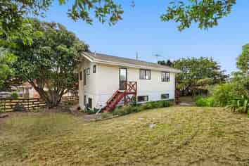 19 Colenso Place, Otaki Beach