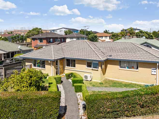 9 Saints Court, Manurewa East