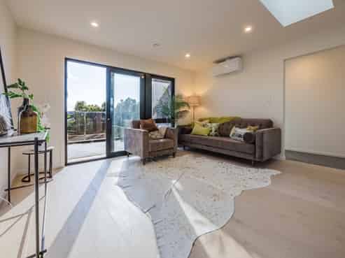 15 Kaaramuramu Lane, Mangere Bridge