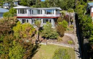 2 Aotea Terrace, Huntsbury