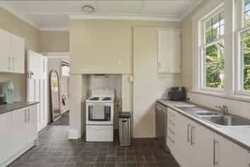 18 Lachlan Avenue, North Dunedin