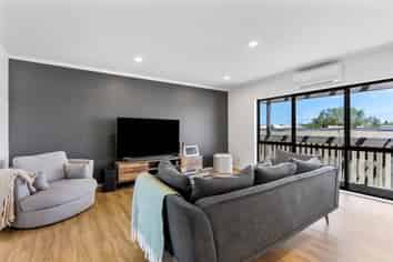 15/18 Airborne Road, Rosedale