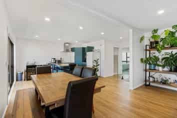 15/18 Airborne Road, Rosedale