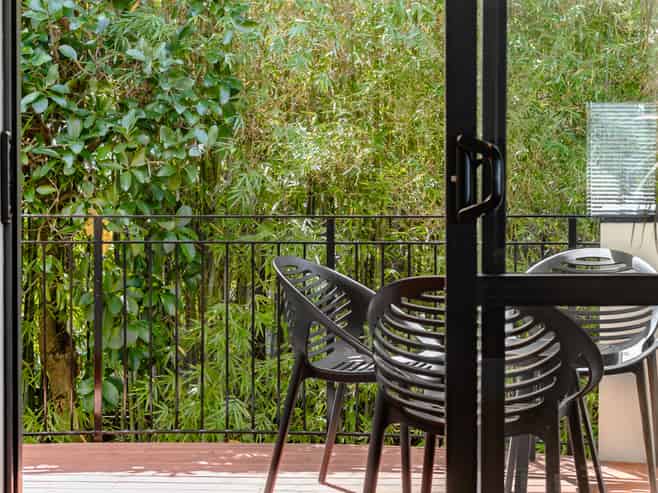 11 St Johns Road, Meadowbank