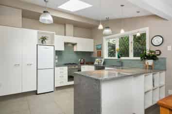 30 Elm Grove, Linwood