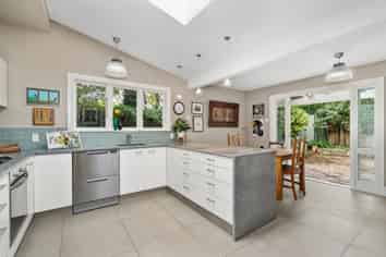 30 Elm Grove, Linwood