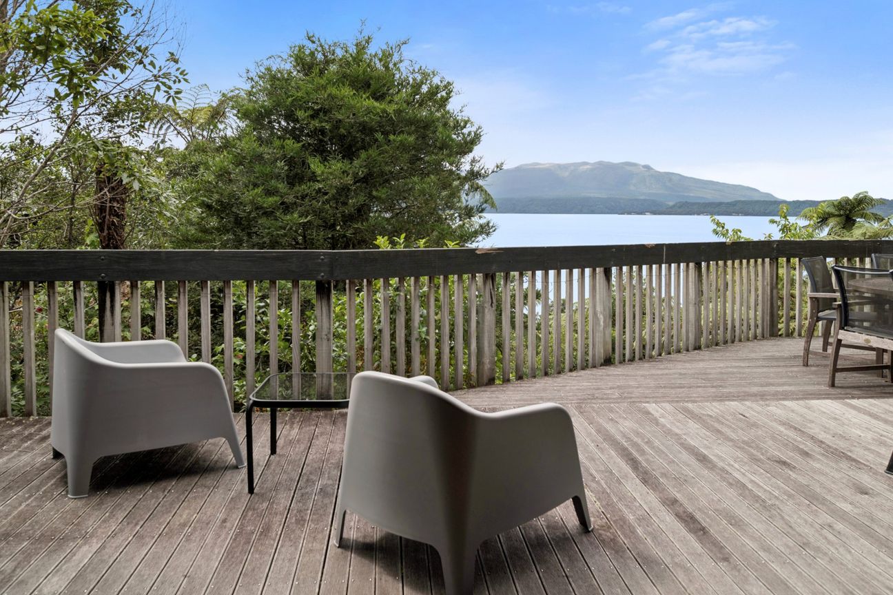 Waterfront Lake Tarawera – Great Value Opportunity - Widok 6