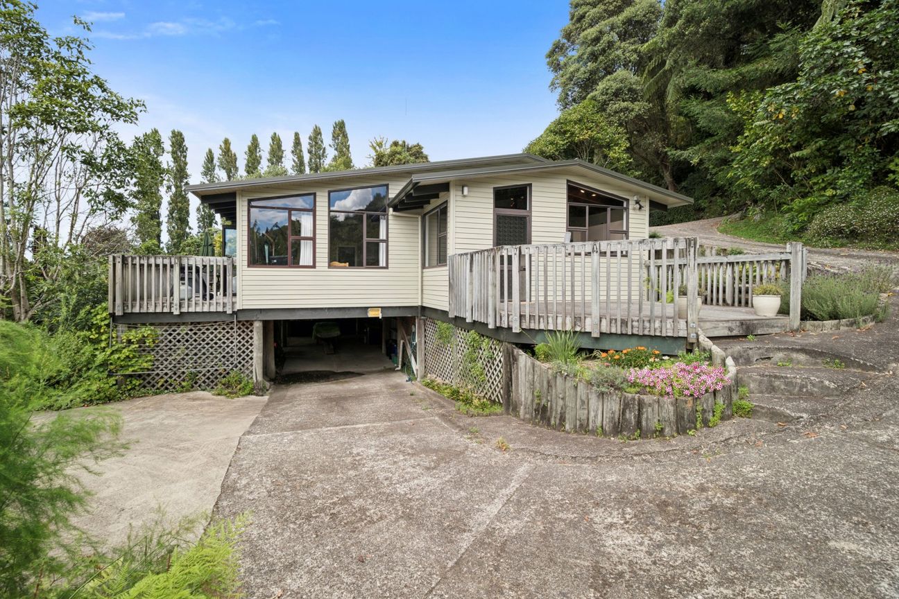 Waterfront Lake Tarawera – Great Value Opportunity - Widok 4