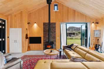 19B Monteith Road, Albert Town