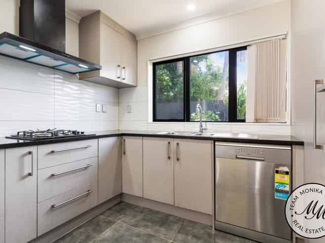 5D Clendon Place, Manurewa