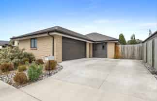 17 Minerva Crescent, Woodend