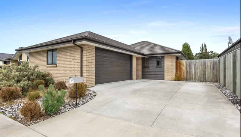 17 Minerva Crescent, Woodend