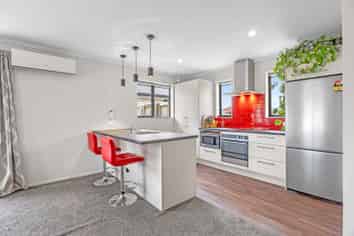 17 Minerva Crescent, Woodend