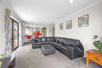 17 Minerva Crescent, Woodend