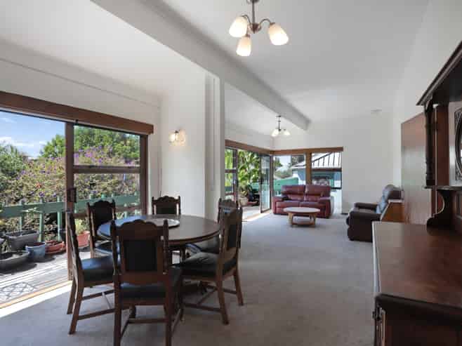 1/246 Titirangi Road, Titirangi