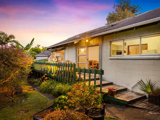 1/246 Titirangi Road, Titirangi