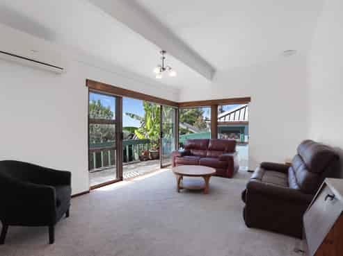 1/246 Titirangi Road, Titirangi