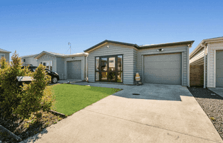 4 Tribute Loop, Takanini