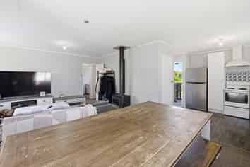 22A Thebes Street, Pomare