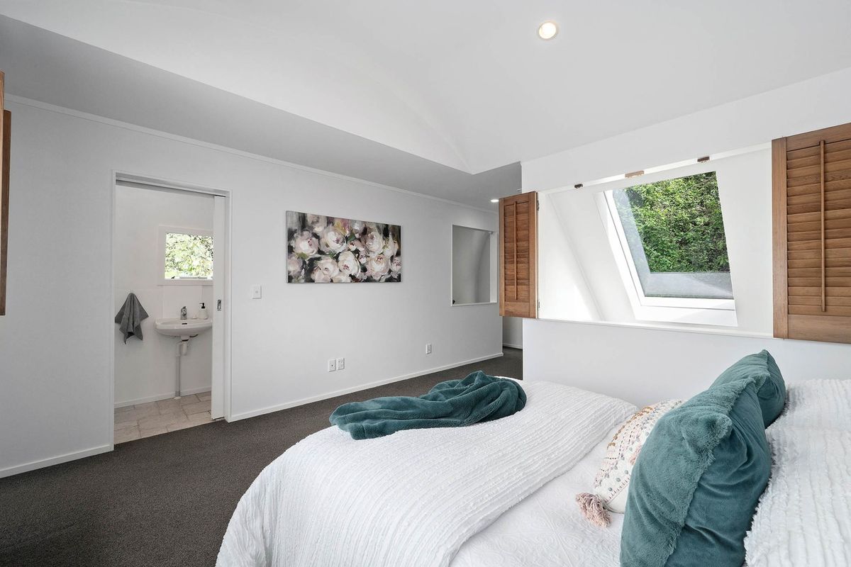 Owners Say, "Bring Us an Offer"! – pohled 6