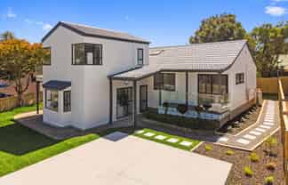 1 Awatahi Place, Greenhithe