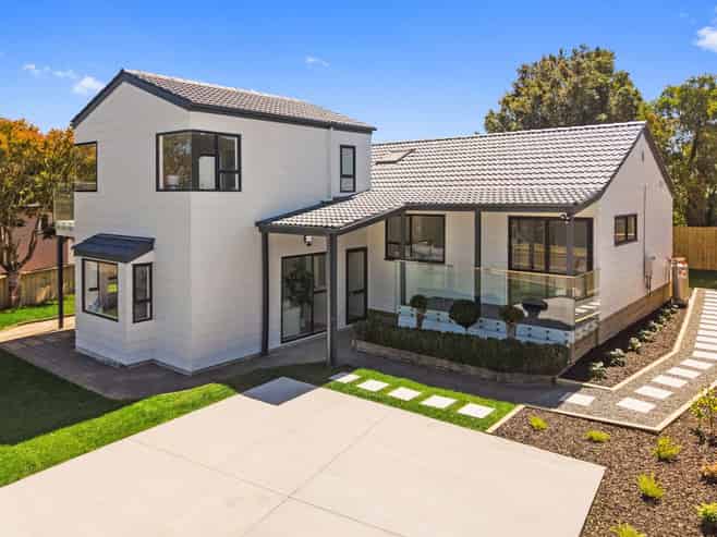1 Awatahi Place, Greenhithe