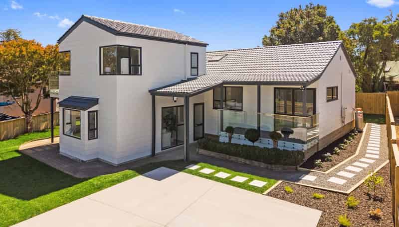 1 Awatahi Place, Greenhithe