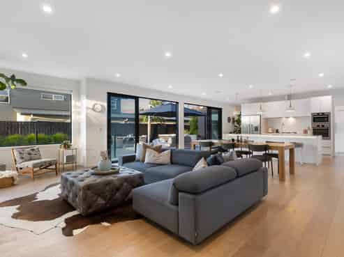32 Defender Crescent, Beachlands