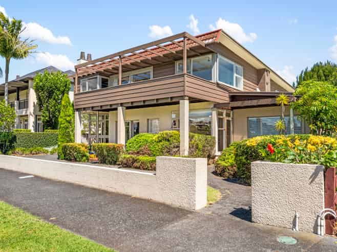 11 The Parade, Saint Heliers