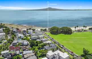 11 The Parade, Saint Heliers