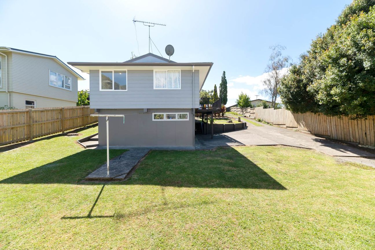 Ample Parking, Flat Garden & Off-Street Privacy - Widok 3
