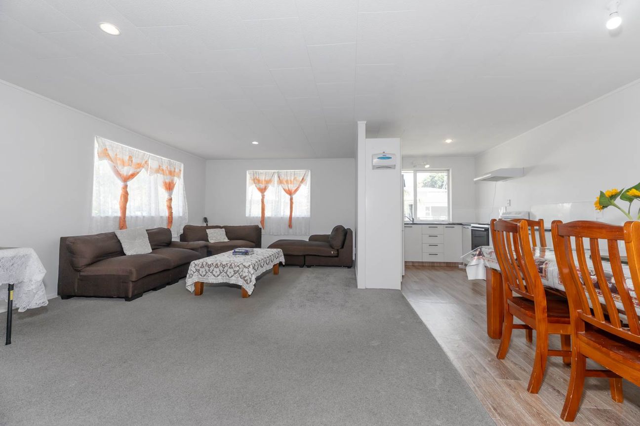 Ample Parking, Flat Garden & Off-Street Privacy - Widok 6