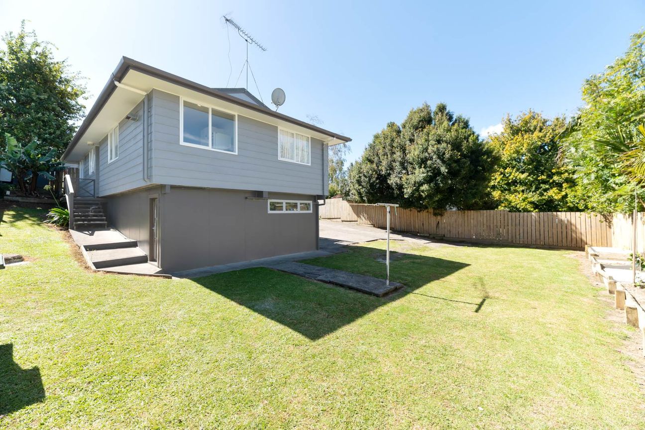Ample Parking, Flat Garden & Off-Street Privacy - Widok 5