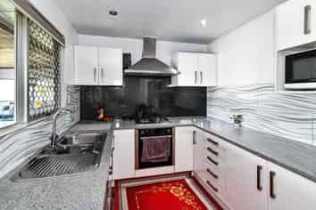 14 Shalimar Place, Clover Park