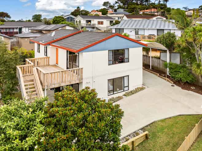 2/2 Grenadine Place, Unsworth Heights