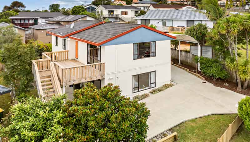 2/2 Grenadine Place, Unsworth Heights