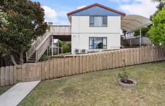 2/2 Grenadine Place, Unsworth Heights