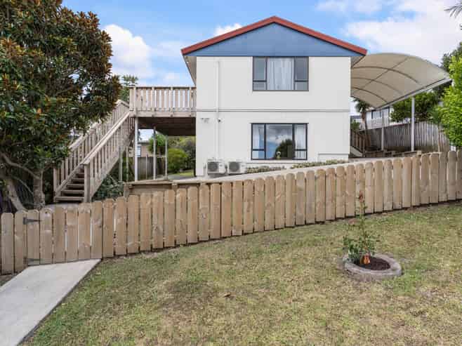 2/2 Grenadine Place, Unsworth Heights