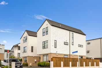 6 Manahau Lane, Flat Bush