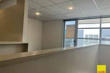 Commercial Unit Close to the City