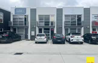 Commercial Unit Close to the City