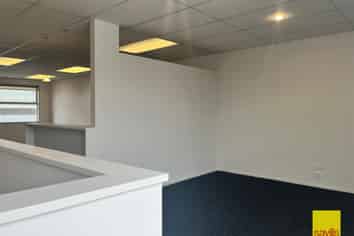 Commercial Unit Close to the City