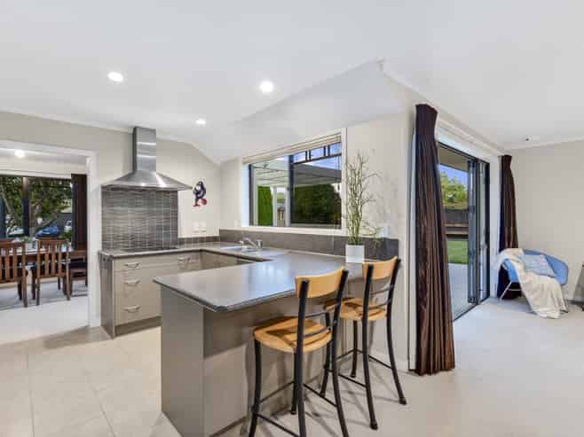 2 Cooper Crescent, Cambridge