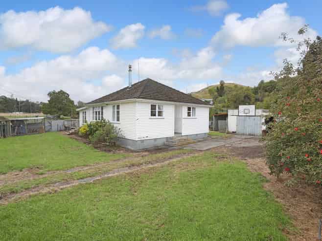 6 Station Road, Hunterville