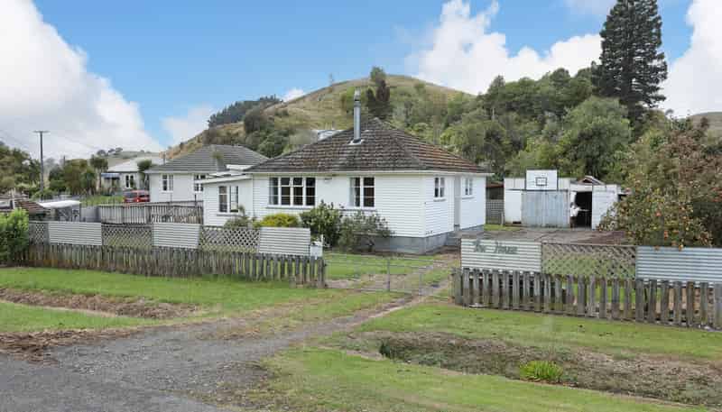 6 Station Road, Hunterville