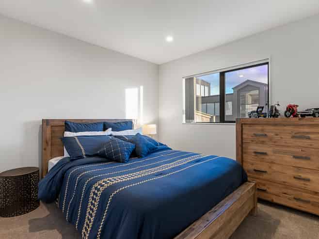 6 Teoteo Place, Flat Bush