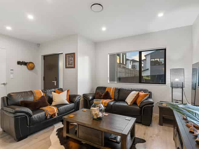 6 Teoteo Place, Flat Bush