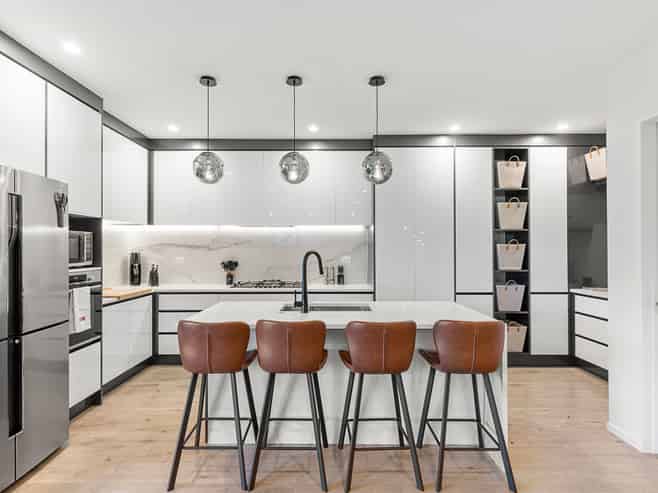 6 Teoteo Place, Flat Bush