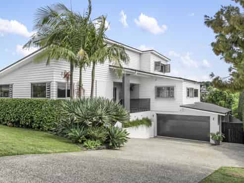 17 Mayfair Crescent, Mairangi Bay