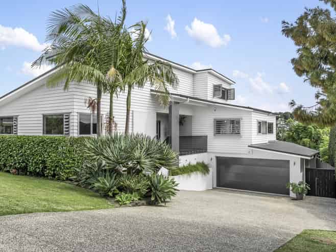 17 Mayfair Crescent, Mairangi Bay